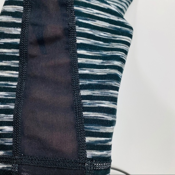 Zella Capri Leggings Sz S Striped - Picture 7 of 7